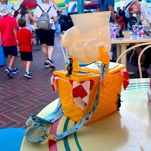 Disneyland Runaway Railroad Picnic Basket Mickey Mouse & Minnie Mouse toontown